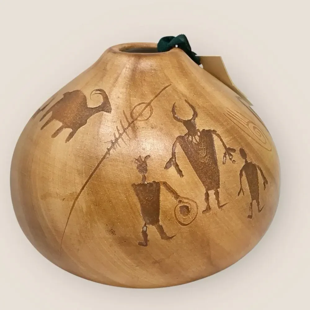 Navajo Engraved Buffalo Pattern Tan Clay Vase Signed Biaishttaa